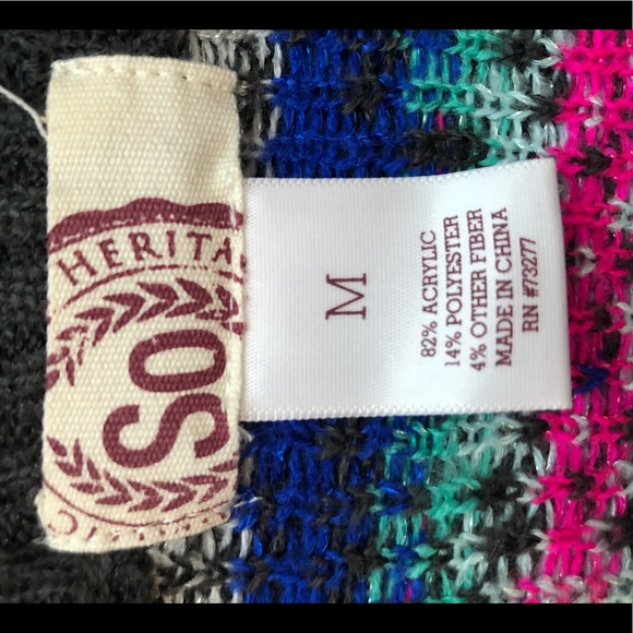 Gray Aztec pattern sweater - Picture 3 of 3